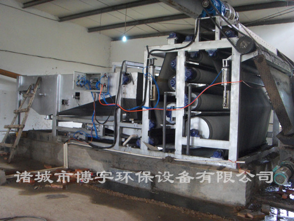 帶式污泥脫水機(jī) 帶式污泥脫水機(jī)