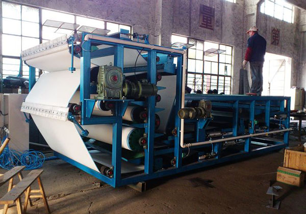 橡膠帶式真空過濾機(jī)