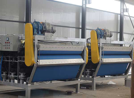 博宇環(huán)保-帶式污泥壓濾機(jī).jpg 博宇環(huán)保-帶式污泥壓濾機(jī).jpg