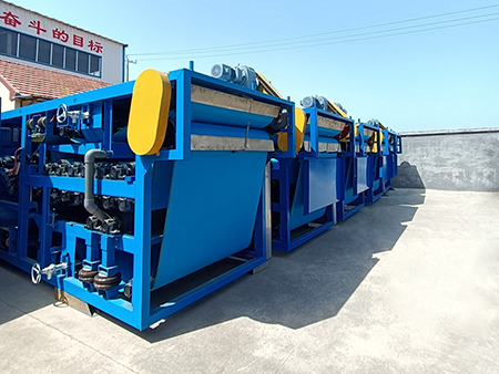 博宇環(huán)保-污泥深度脫水設備.jpg 博宇環(huán)保-污泥深度脫水設備.jpg